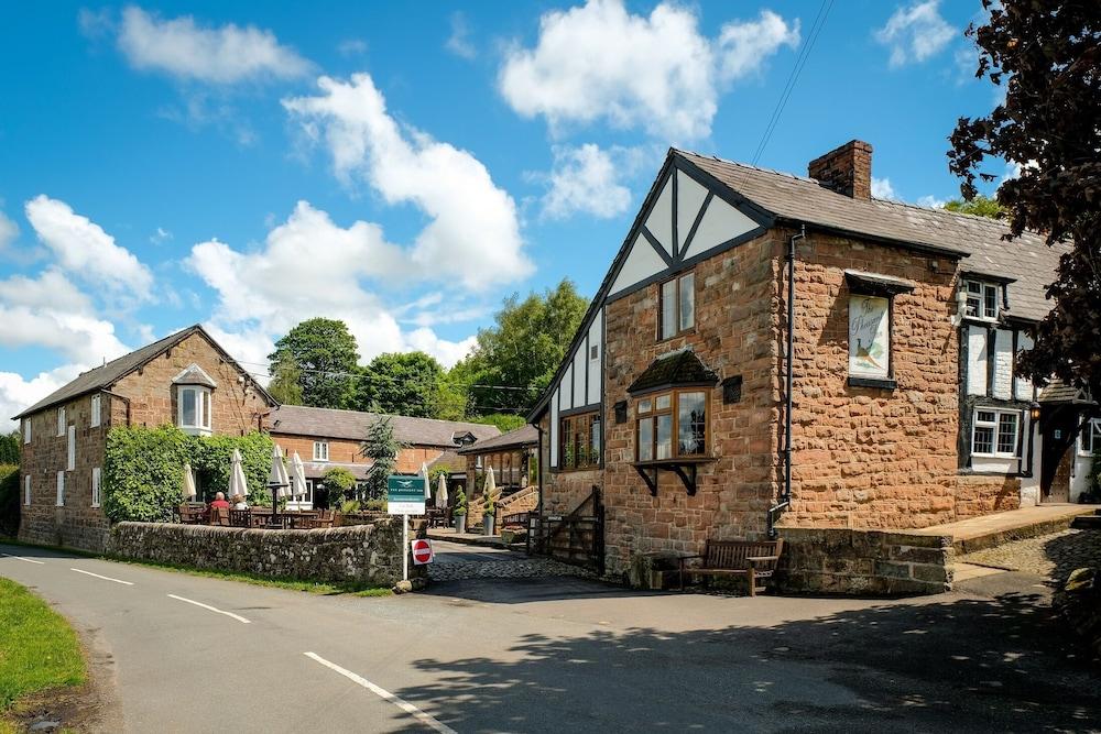 The Pheasant Inn Higher Burwardsley Exterior foto