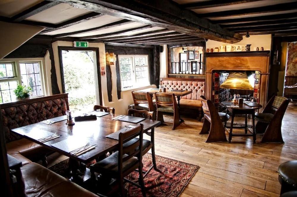 The Pheasant Inn Higher Burwardsley Exterior foto