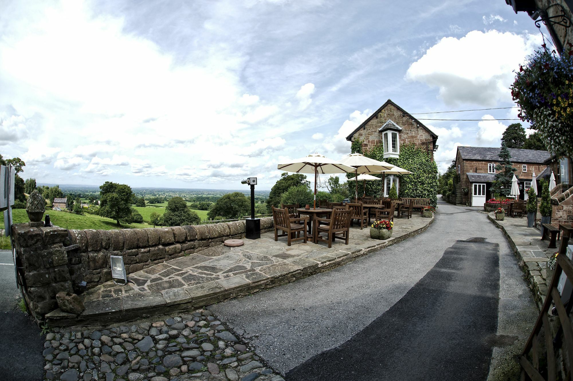 The Pheasant Inn Higher Burwardsley Exterior foto